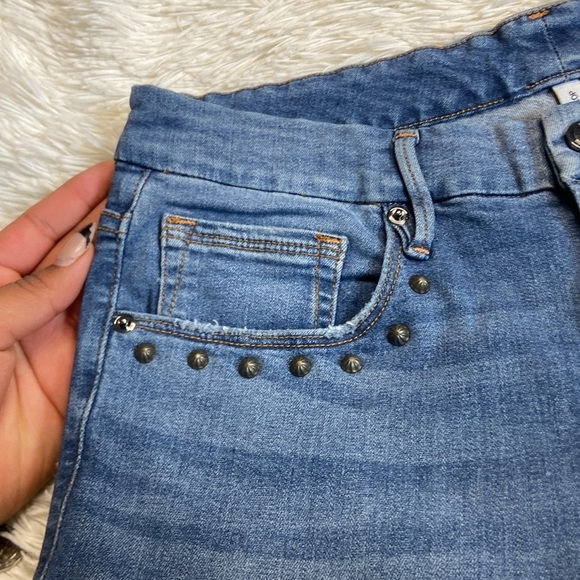 Good American Good Legs Stud Hem Skinny Jeans - Picture 7 of 13